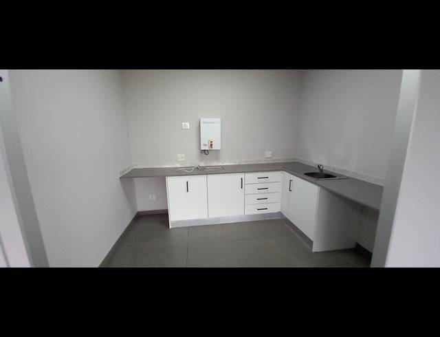 394M² OFFICE TO LET IN WOODMEAD